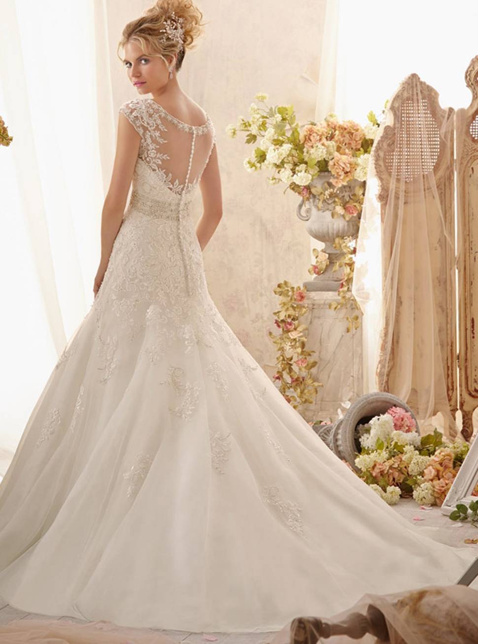 包臀裙小拖尾婚纱定做欧式V领包肩礼服定做批发HS9575